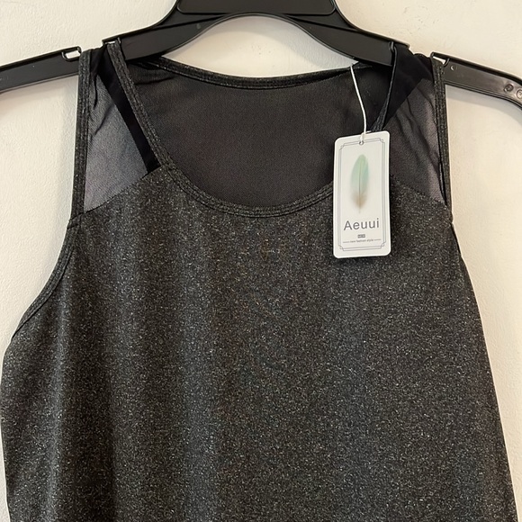 NWT Charcoal Color Workout/Yoga Top - Picture 2 of 8